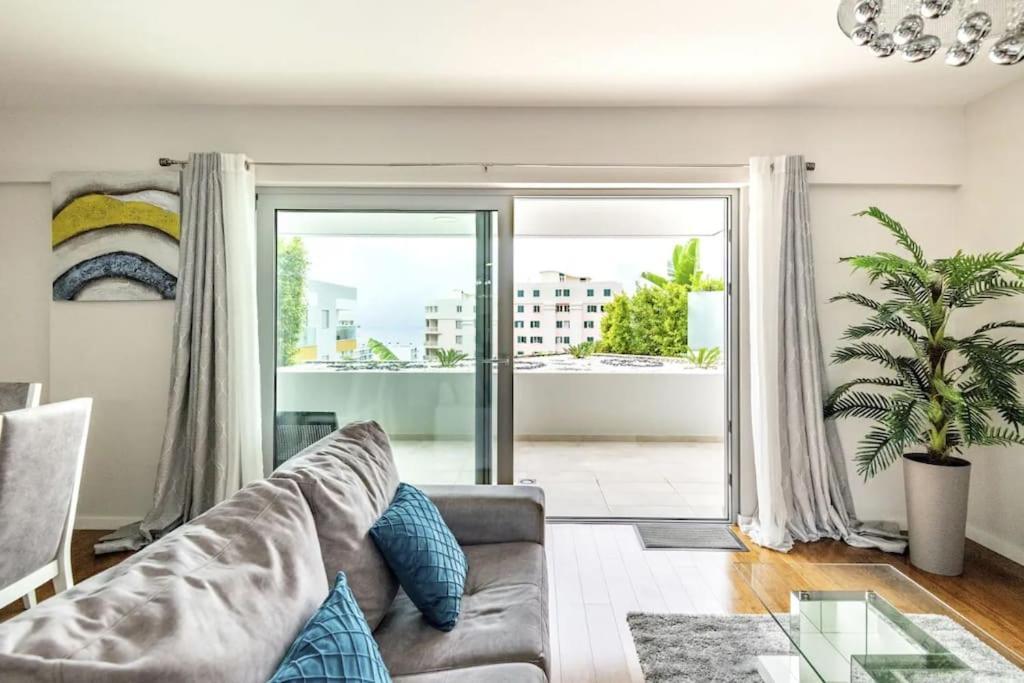 Luxury Poolside View Apartment Funchal  Bagian luar foto