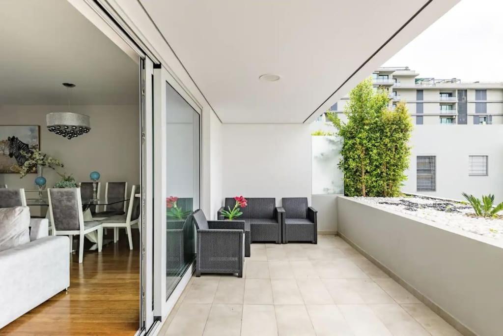 Luxury Poolside View Apartment Funchal  Bagian luar foto