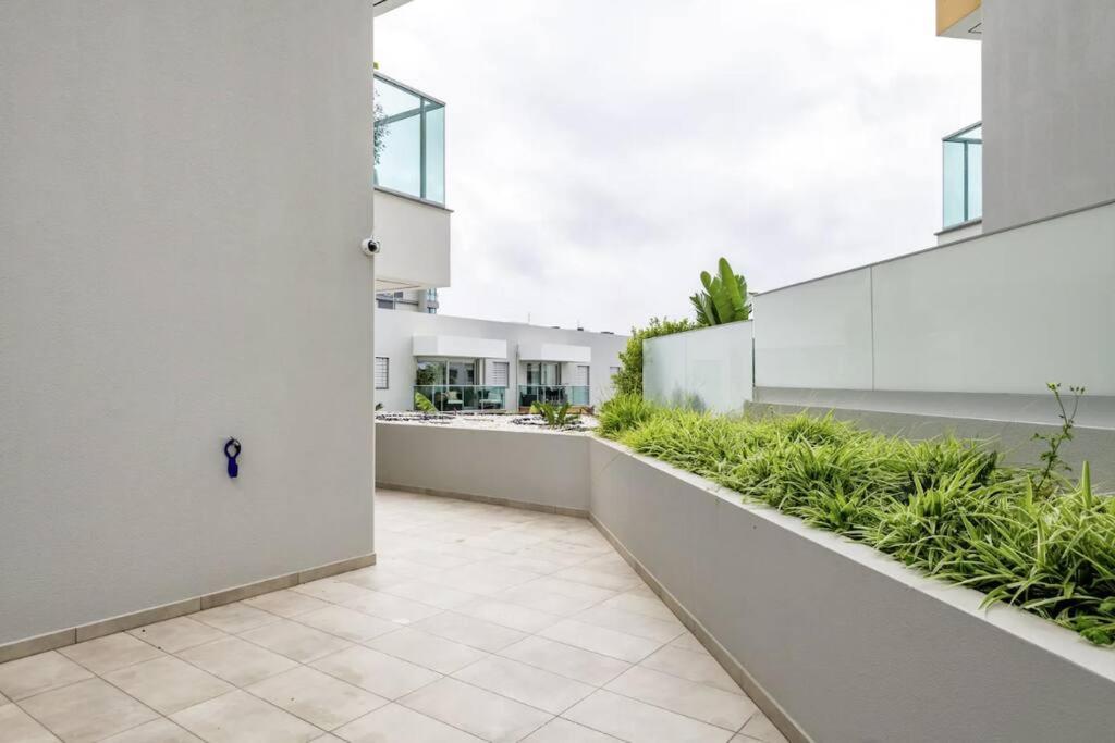Luxury Poolside View Apartment Funchal  Bagian luar foto