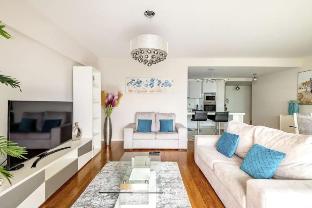 Luxury Poolside View Apartment Funchal  Bagian luar foto