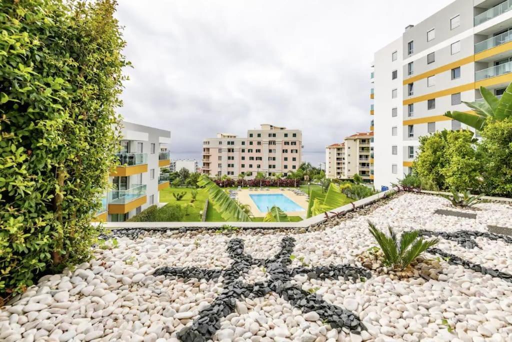 Luxury Poolside View Apartment Funchal  Bagian luar foto