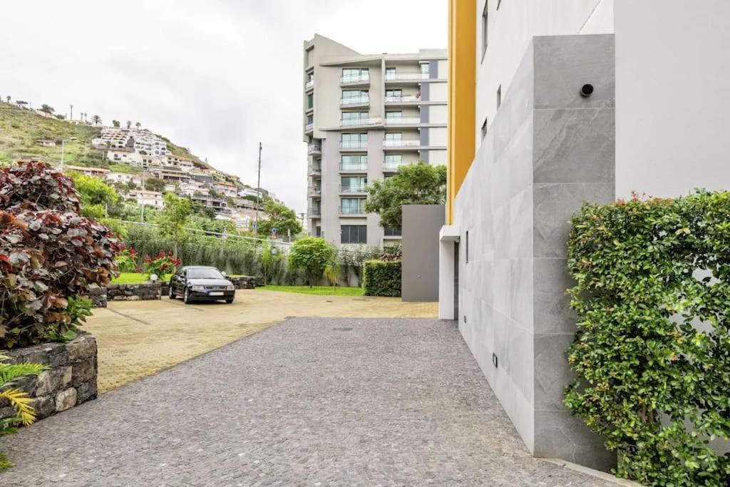 Luxury Poolside View Apartment Funchal  Bagian luar foto